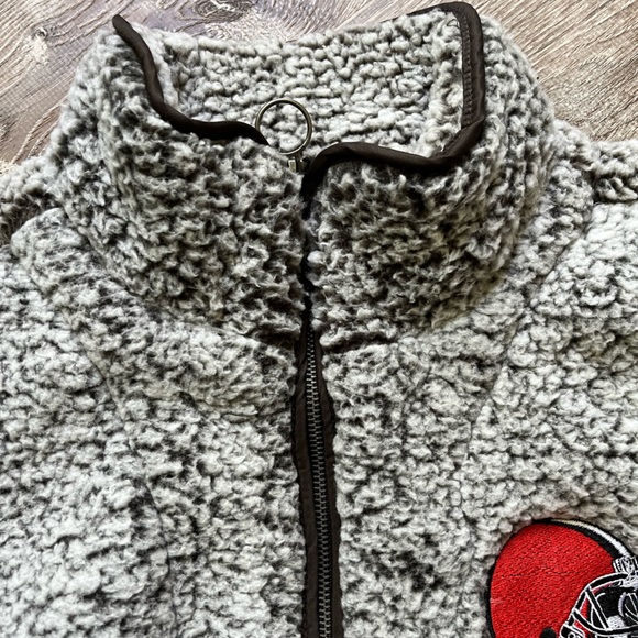 Cleveland browns mock neck sweatshirt. Quarter zip. Large. New with tags - Picture 4 of 7